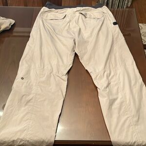 Men's LuluLemon Cream Light Cargo Pants